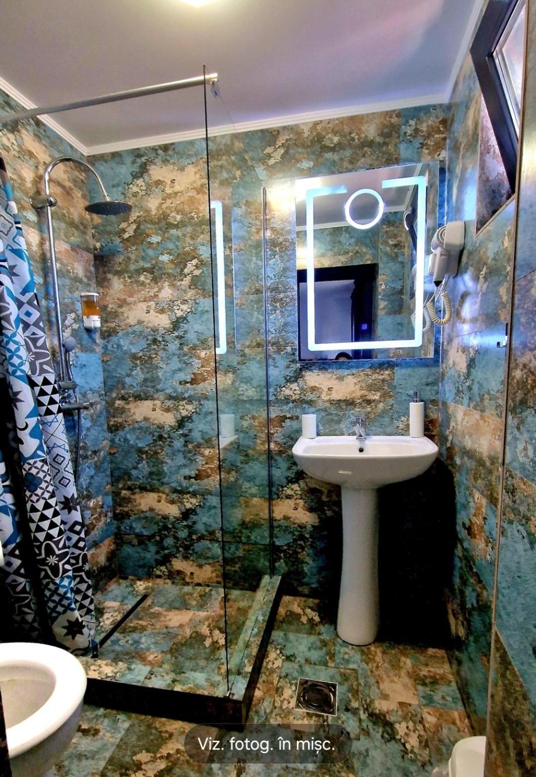 Mihai Mihai Constanţa Kamer foto